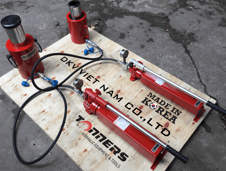Bộ kích thủy lực Tonners DR-50250, Tonners hydraulic jack set DR-50250 là sự kết hợp giữa kích thủy lực Tonners DR-50250